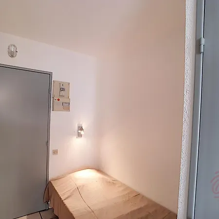 Renove Avec Balcon, Proche Des Thermes De Lamalou, Animaux Acceptes, Parking Gratuit. - Fr-1-451-131 Апартаменты Ламалу-ле-Бен