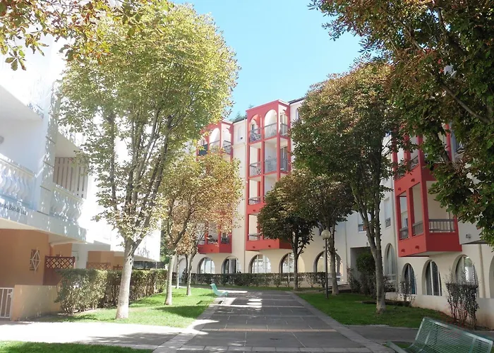 Renove Avec Balcon, Proche Des Thermes De Lamalou, Animaux Acceptes, Parking Gratuit. - Fr-1-451-131 Lejlighed
