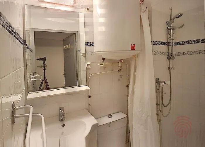 Renove Avec Balcon, Proche Des Thermes De Lamalou, Animaux Acceptes, Parking Gratuit. - Fr-1-451-131 Lejlighed *